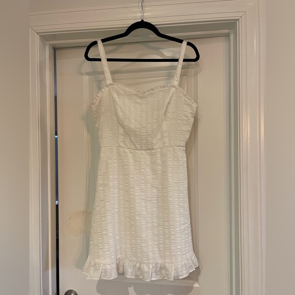 ⭐️Speechless Elegant White Sleeveless Dress - Picture 1 of 3
